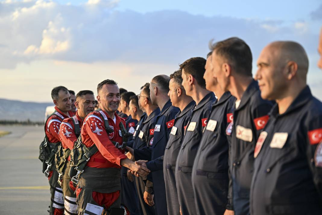 Türk Yıldızları’ndan 30 Ağustos’ta Anıtkabir’de saygı uçuşu - Resim: 40